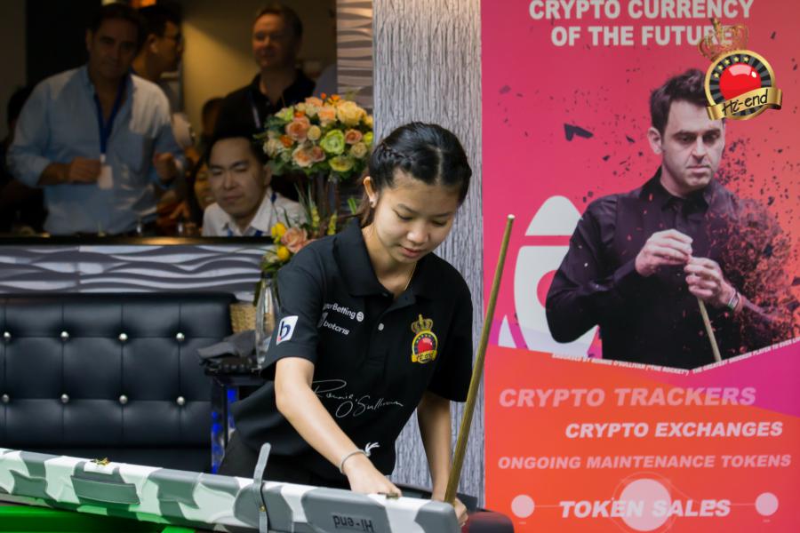 ronnie in action, Hi-end snooker club