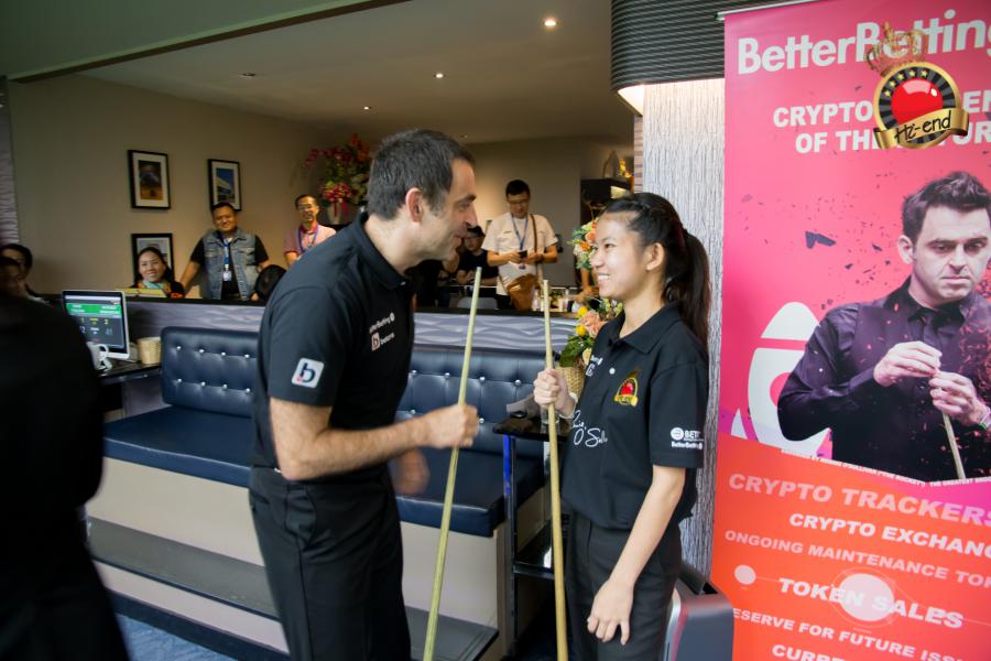 ronnie in action, Hi-end snooker club