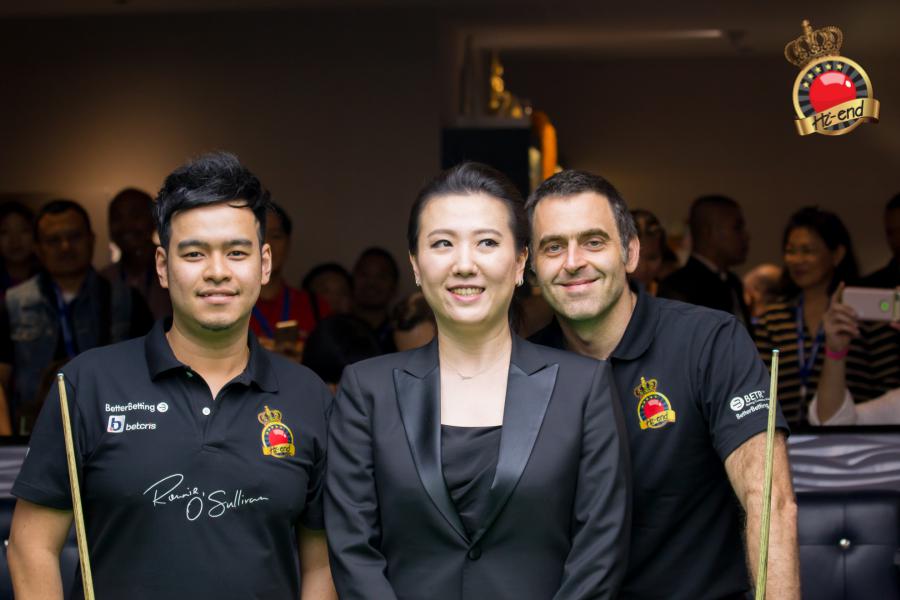 ronnie in action, Hi-end snooker club